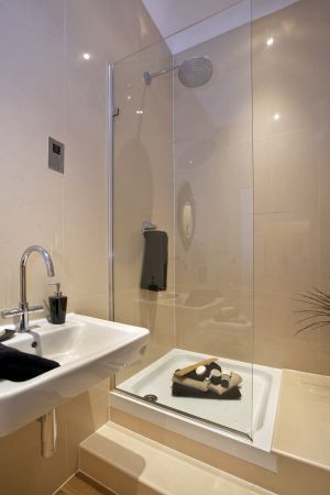 widmerpool plot 7 communal bathroom sm.jpg